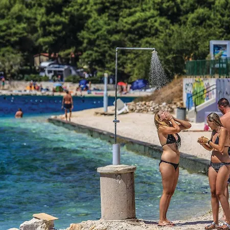 2 Bedroom Beautiful In Okrug Gornji Trogir